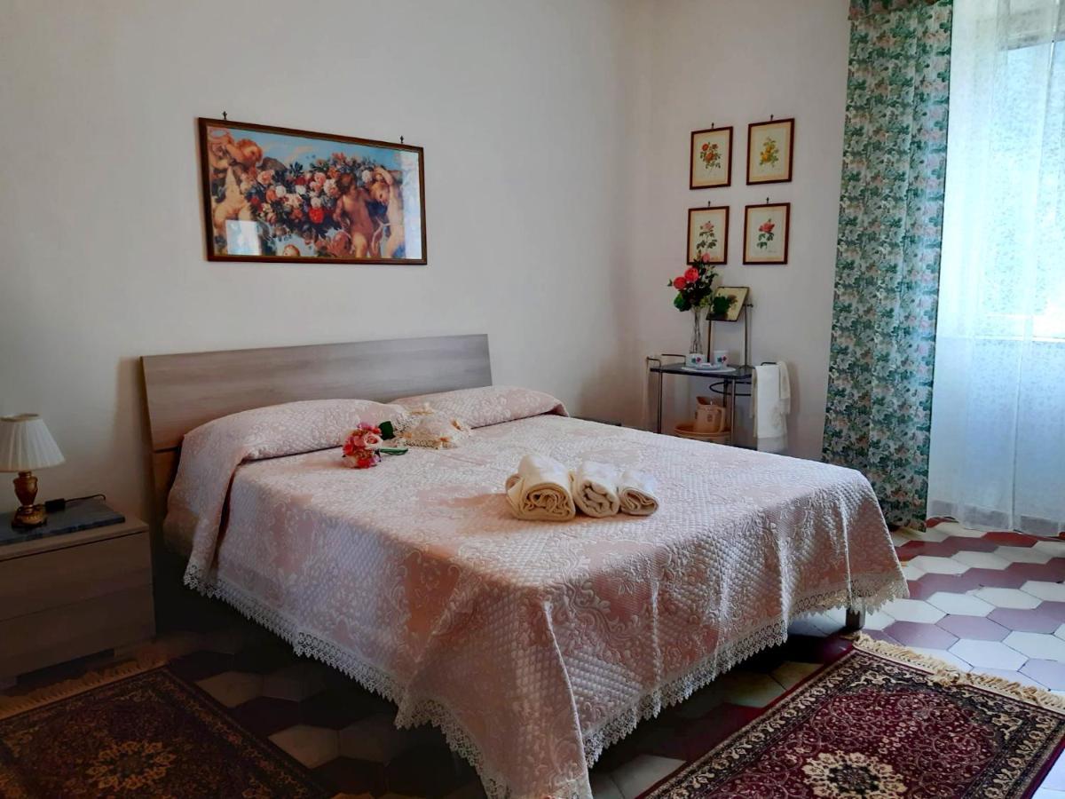 テッラチーナA Casa Di Carlaアパートメント エクステリア 写真