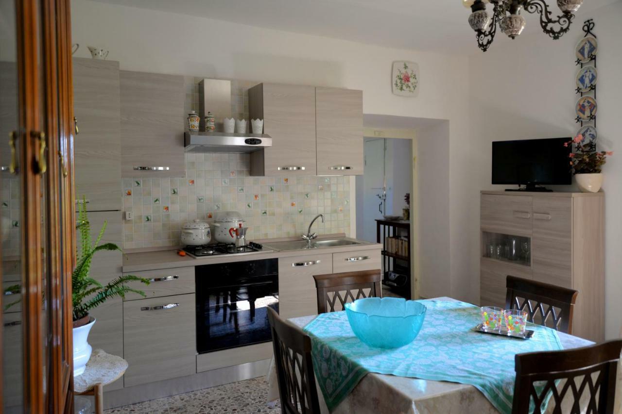 テッラチーナA Casa Di Carlaアパートメント エクステリア 写真